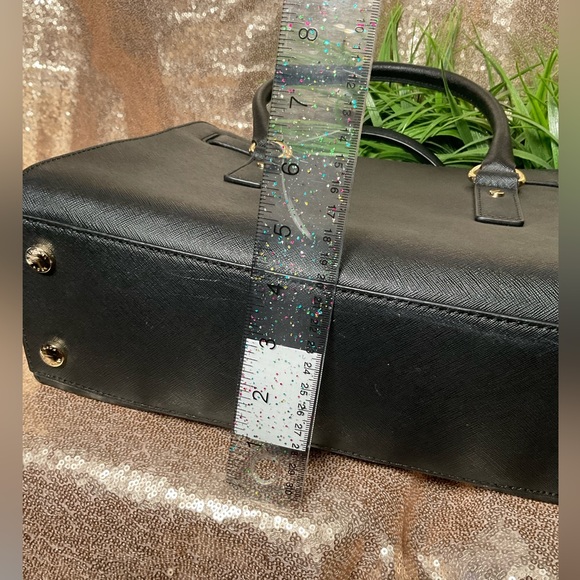 Michael Kors bag with lock and key 🔑 - Picture 5 of 10